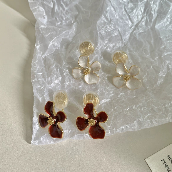 Women's Nonpiercing Clip Ear Studs Copper Electroplated Geometric Pearl White Oil Painting Flower Temperament Mosquito Repellent Incense Plate Style