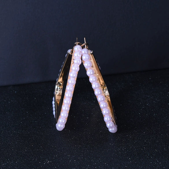 Women's Old Money Style Alloy Pearl Hoop Earrings Geometric Large Circle Electroplated Fashion Earrings
