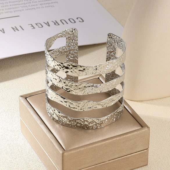 Women's Open Bracelet Iron Gold Platinum Electroplating Exaggerated Elegant Fashion Shape Pattern Allmatch