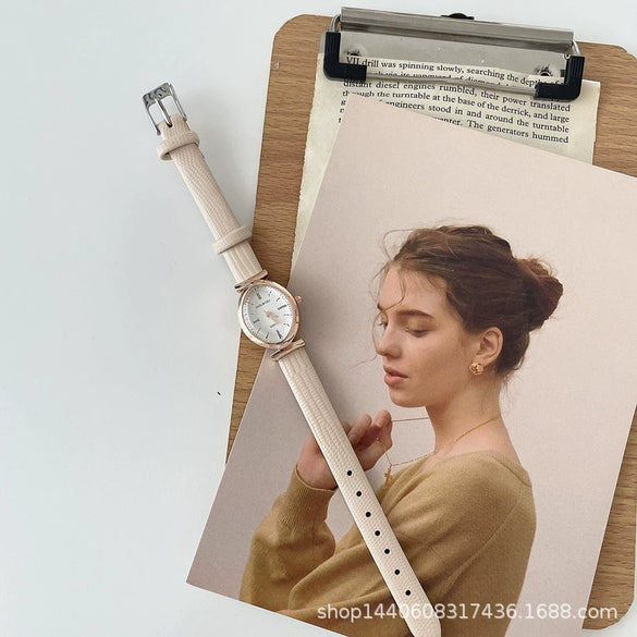 Women's Oval Dial Alloy Case Quartz Watch Simple Elegant Retro Style