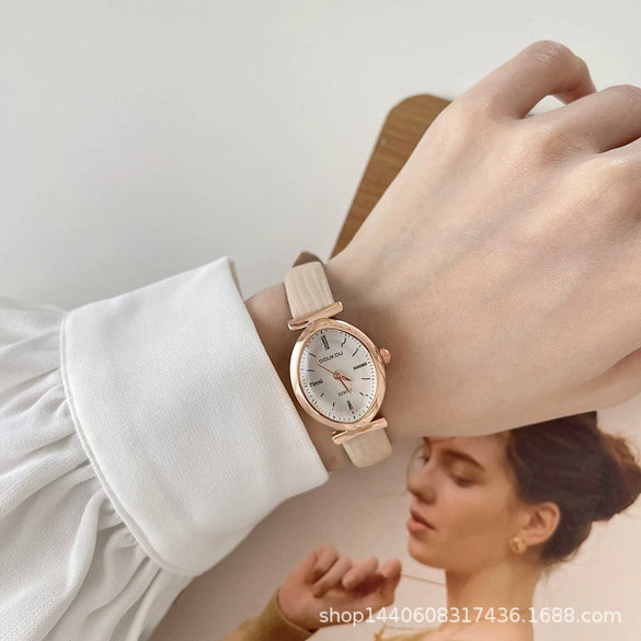 Women's Oval Dial Alloy Case Quartz Watch Simple Elegant Retro Style