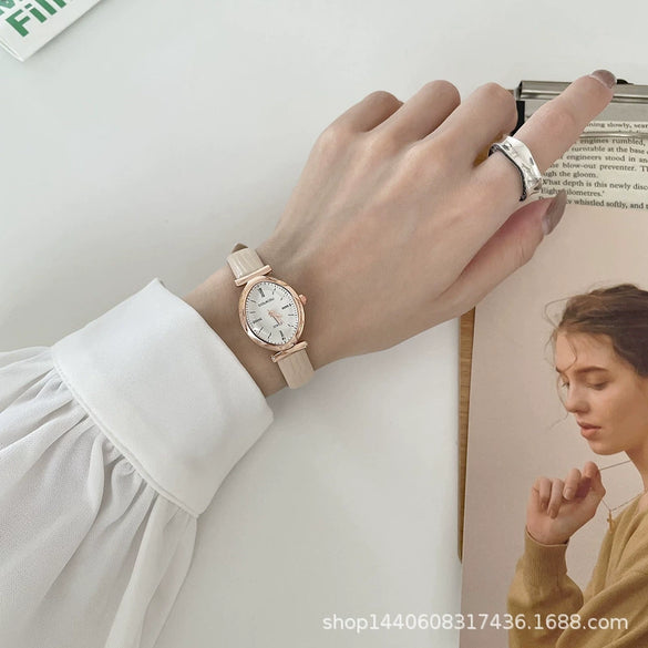 Women's Oval Dial Alloy Case Quartz Watch Simple Elegant Retro Style