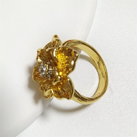 Women's Palace Style Alloy Flower Ring With Layered Floral Design And Electroplated Diamond Look Simple Luxury Statement Ring
