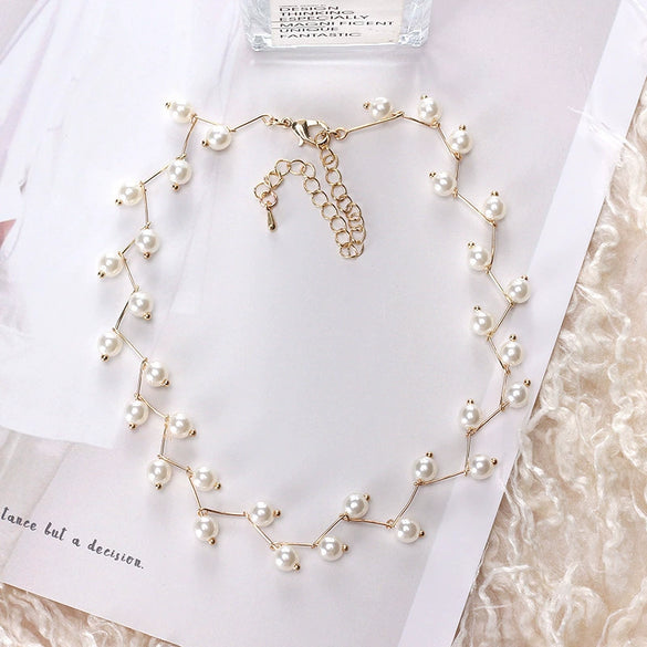 Women's Pearl Clavicle Chain Short Necklace In Simple Style With Alloy Material And Geometric Design Snake Bone Chain And Electroplating Treatment
