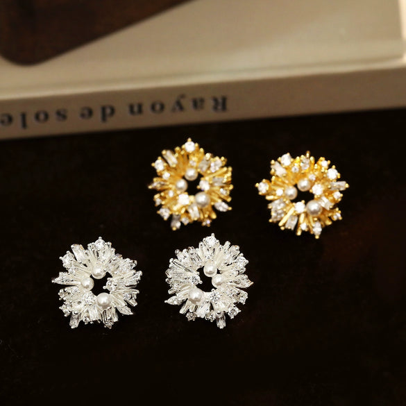 Women's Pearl Geometric Sunflower Copper Electroplated Earrings Fashion Style