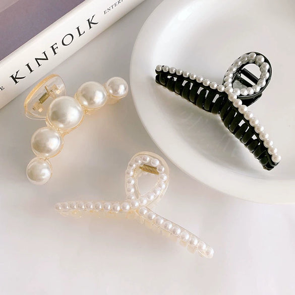 Women's Pearl Handmade Retro Fashion Geometric Hair Shark Clip