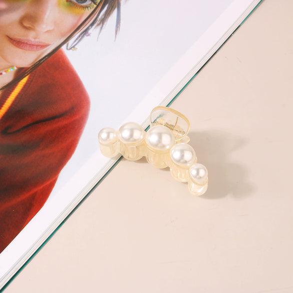 Women's Pearl Handmade Retro Fashion Geometric Hair Shark Clip