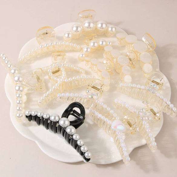 Women's Pearl Handmade Retro Fashion Geometric Hair Shark Clip