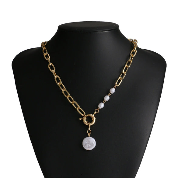 Women's Pearl Necklace With Alloy Love Pendant Geometric Pattern Highend Style