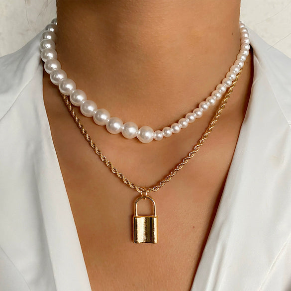 Women's Pearl Necklace With Alloy Love Pendant Geometric Pattern Highend Style