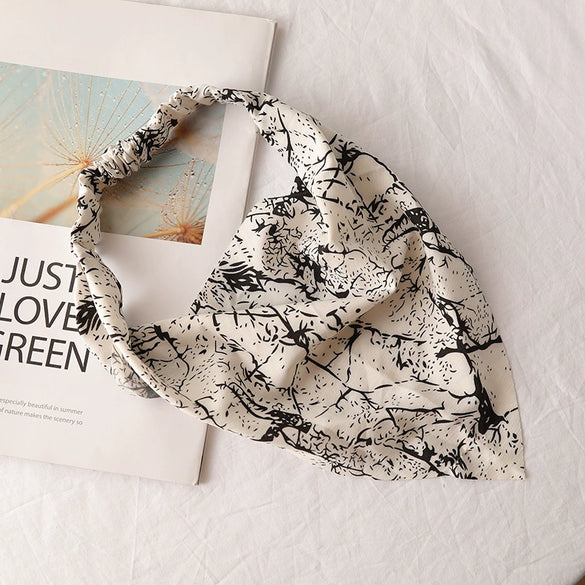 Women's Plaid Geometric Triangular Chiffon Headscarf Versatile Cloth Hair Accessory With Fashionable Tiedyed Design