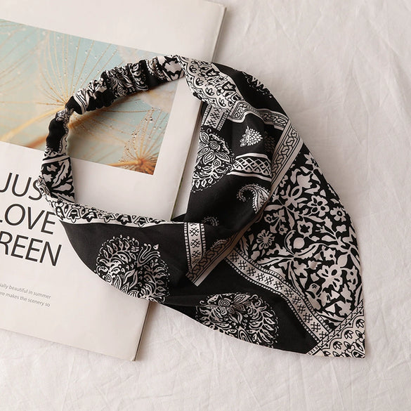 Women's Plaid Geometric Triangular Chiffon Headscarf Versatile Cloth Hair Accessory With Fashionable Tiedyed Design