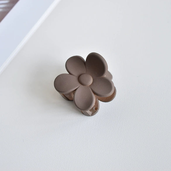 Women's Plastic And Resin Handmade Floral Hair Accessories Flower Grab Clip