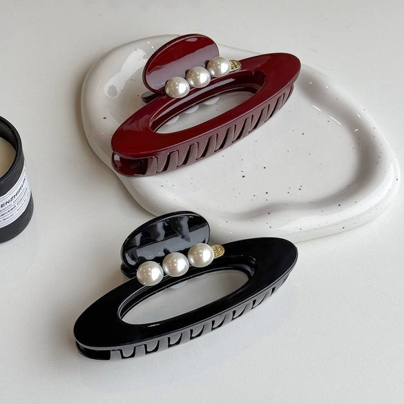 Women's Plastic And Resin Handmade Oval Pearl Grab Clip Geometric Style