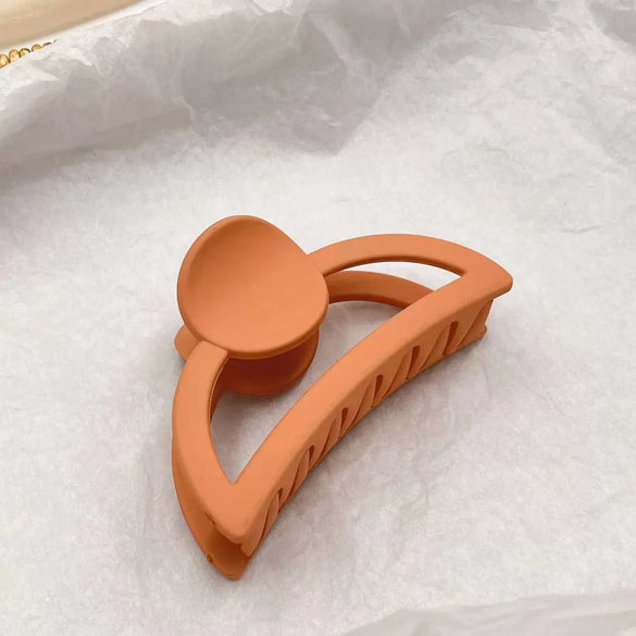 Women's Plastic And Resin Semiround Hollow Shark Hair Grab Clip With Baking Paint Finish