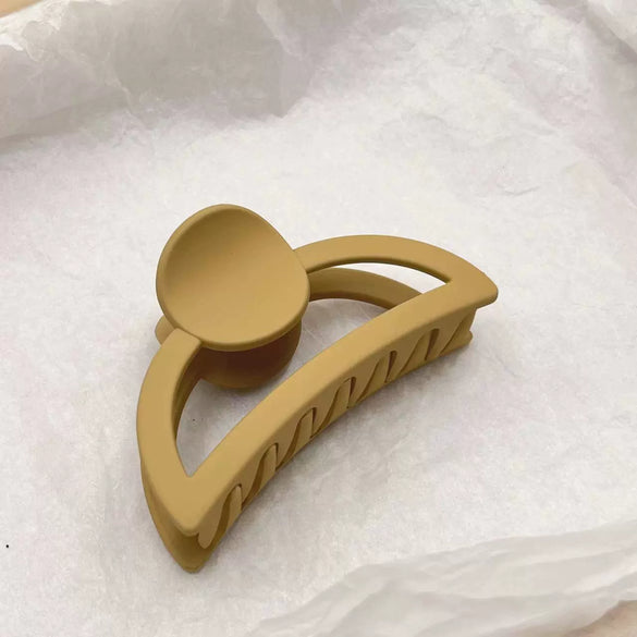 Women's Plastic And Resin Semiround Hollow Shark Hair Grab Clip With Baking Paint Finish