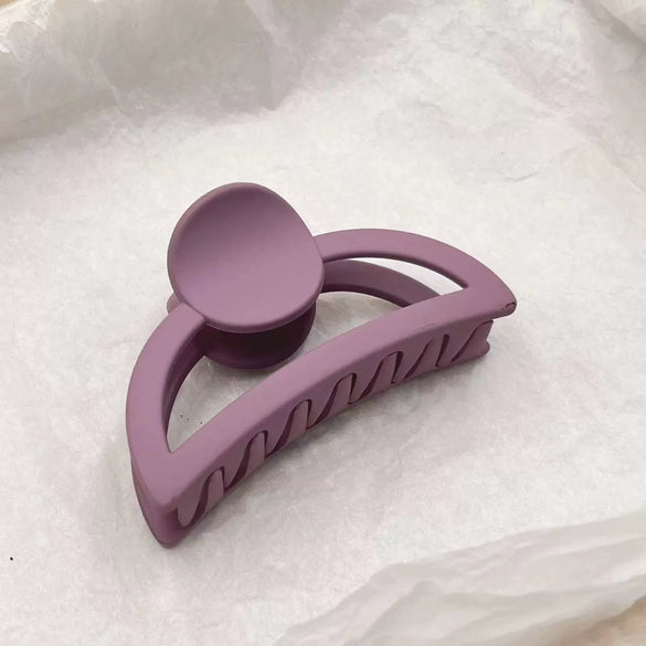 Women's Plastic And Resin Semiround Hollow Shark Hair Grab Clip With Baking Paint Finish
