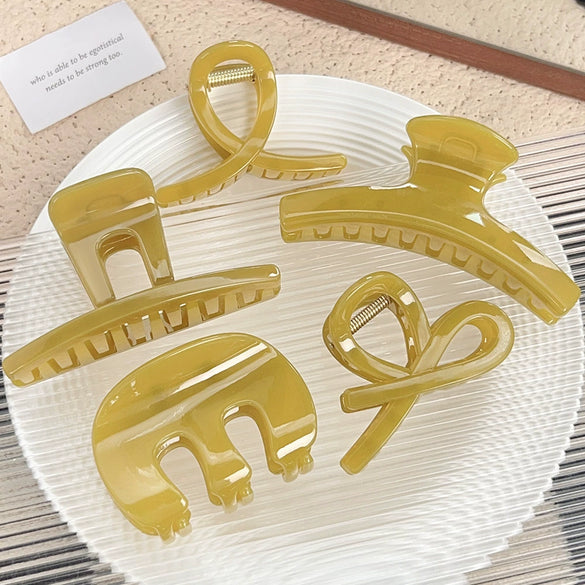 Women's Plastic Resin Geometric Mshaped Grab Clip Hair Accessories With Baking Paint
