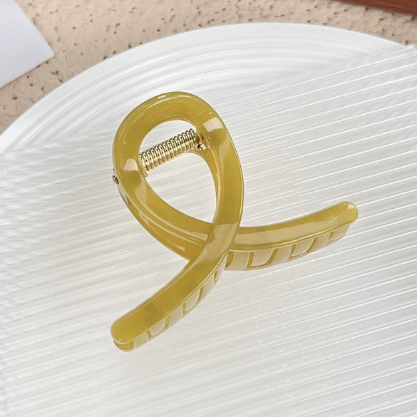 Women's Plastic Resin Geometric Mshaped Grab Clip Hair Accessories With Baking Paint