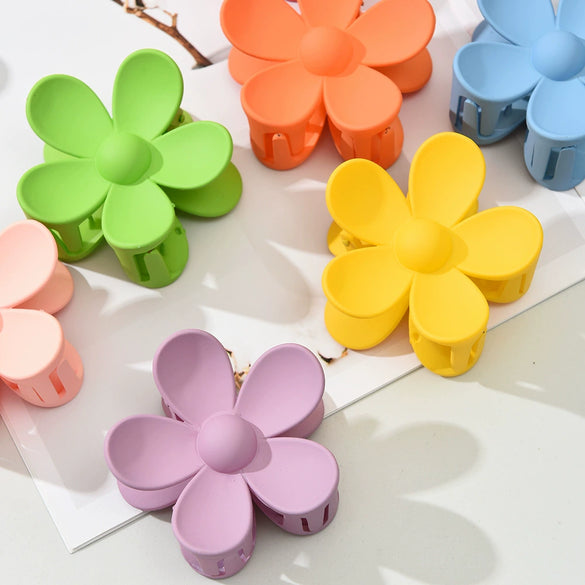 Women's Plastic Resin Handmade Flower Grab Clip Hair Accessories