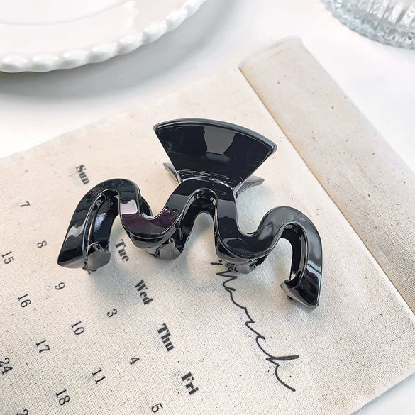 Women's Plastic Resin Handmade Geometric Mshaped Wave Hair Grab Clip Hair Accessories