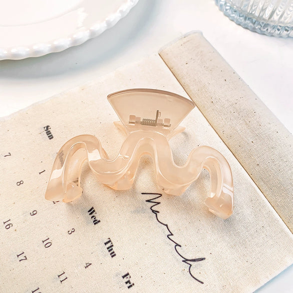 Women's Plastic Resin Handmade Geometric Mshaped Wave Hair Grab Clip Hair Accessories