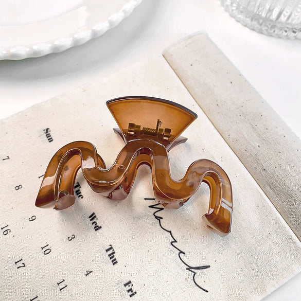 Women's Plastic Resin Handmade Geometric Mshaped Wave Hair Grab Clip Hair Accessories
