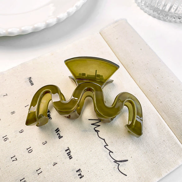 Women's Plastic Resin Handmade Geometric Mshaped Wave Hair Grab Clip Hair Accessories