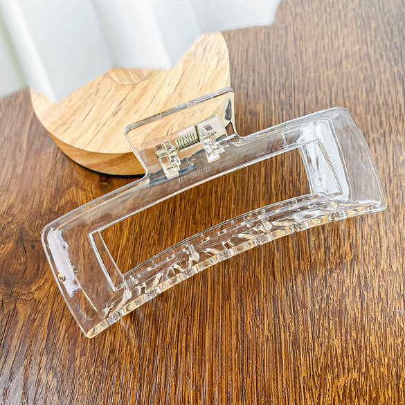 Women's Plastic Resin Handmade Geometric Semicircular Hollow Grab Hair Clip