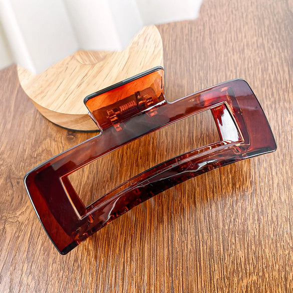 Women's Plastic Resin Handmade Geometric Semicircular Hollow Grab Hair Clip