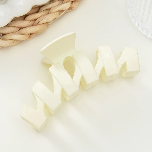 Women's Plastic Resin Shark Clip Handmade Simple Hairpin Hair Accessories