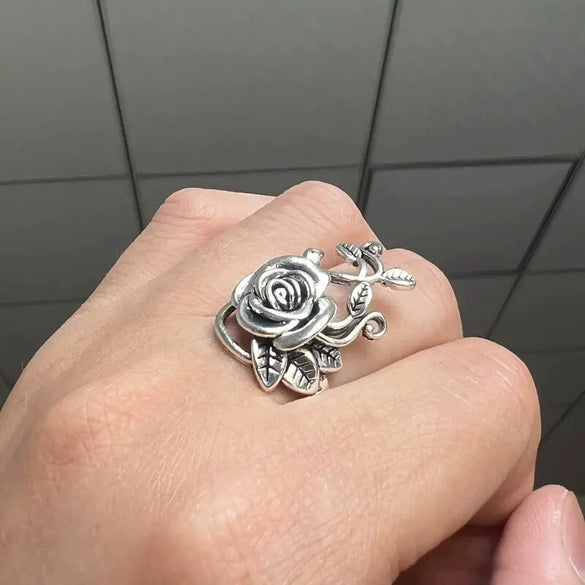 Women's Punk Style Alloy Ring With Zircon And Flower Pattern