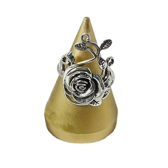 Women's Punk Style Alloy Ring With Zircon And Flower Pattern