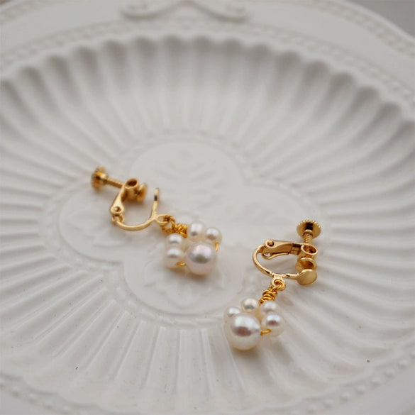 Women's Punk Trendy Slimming Street Fashion Geometric Pearl Cat Claw Earrings With Gold Electroplating