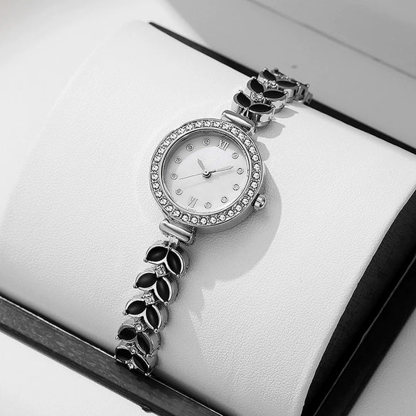 Women's Resin And Alloy Bracelet Watch Colorful Mermaid Fashion Round Dial