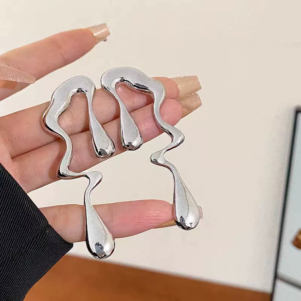 Women's Retro Alloy Geometric Drop Earrings With Irregular Ushaped Design And Electroplated Finish