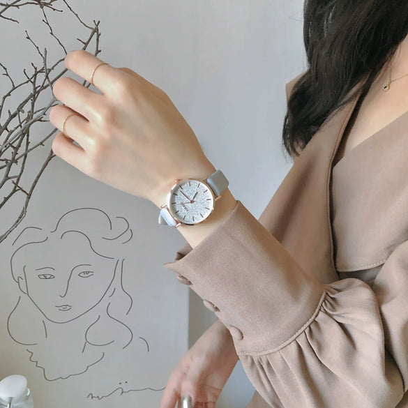 Women's Retro Artistic Leisure Watch With Alloy Case And Stainless Steel Strap And Buckle Round Dial