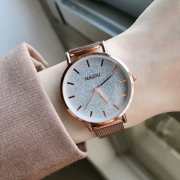 Women's Retro Artistic Leisure Watch With Alloy Case And Stainless Steel Strap And Buckle Round Dial