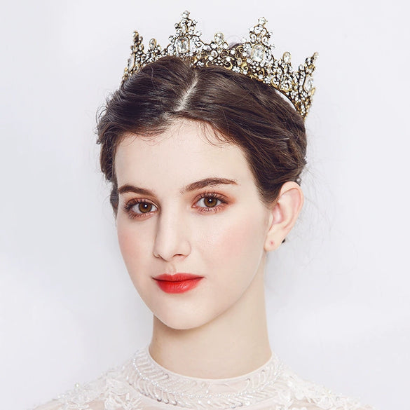 Women's Retro Baroque Round Alloy Crown With Leaf Pattern Electroplated Palace Style Bridal Headwear
