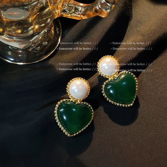 Women's Retro Copper Heart Earrings With Electroplated Finish Elegant Love Shape Silver Needle Ear Studs