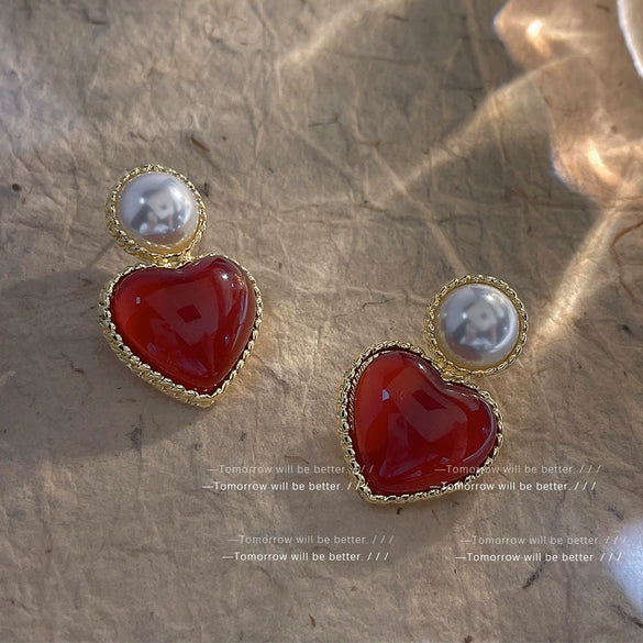 Women's Retro Copper Heart Earrings With Electroplated Finish Elegant Love Shape Silver Needle Ear Studs