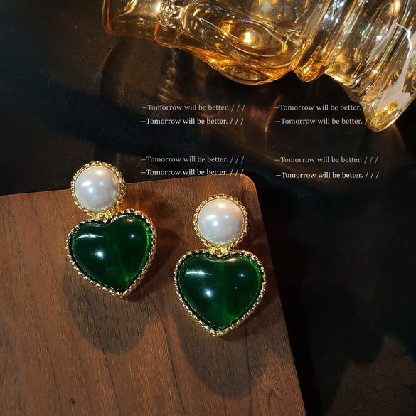 Women's Retro Copper Heart Earrings With Electroplated Finish Elegant Love Shape Silver Needle Ear Studs