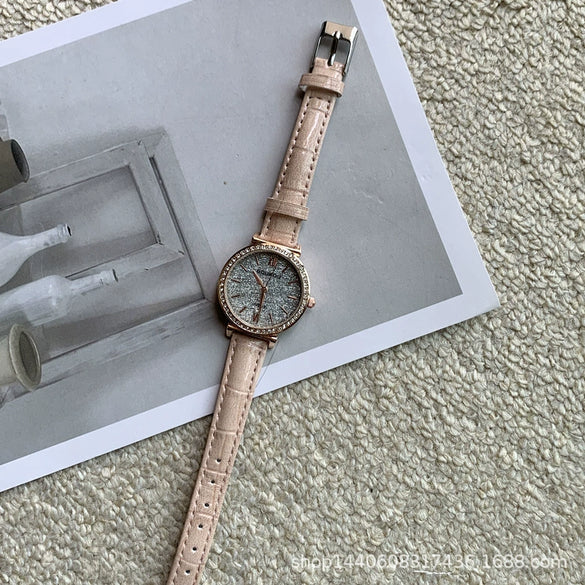 Women's Retro Dark Green Roman Starry Alloy Case Ordinary Glass Mirror Quartz Watch With Round Dial