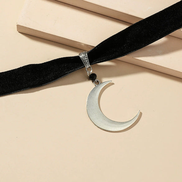 Women's Retro Dark Moon Pendant Choker Necklace With Black Nylon Cord And Electroplated Alloy Box Chain
