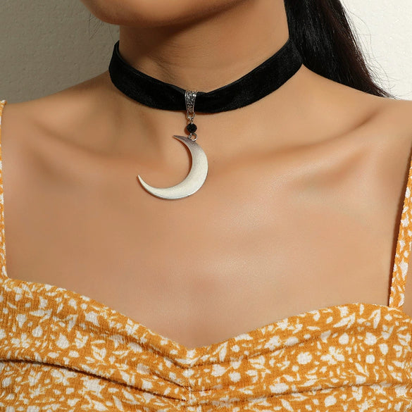 Women's Retro Dark Moon Pendant Choker Necklace With Black Nylon Cord And Electroplated Alloy Box Chain