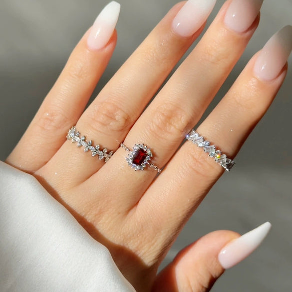 Women's Retro Elegant Green Square Diamond Stretch Ring Copper Zirconia Geometric Design