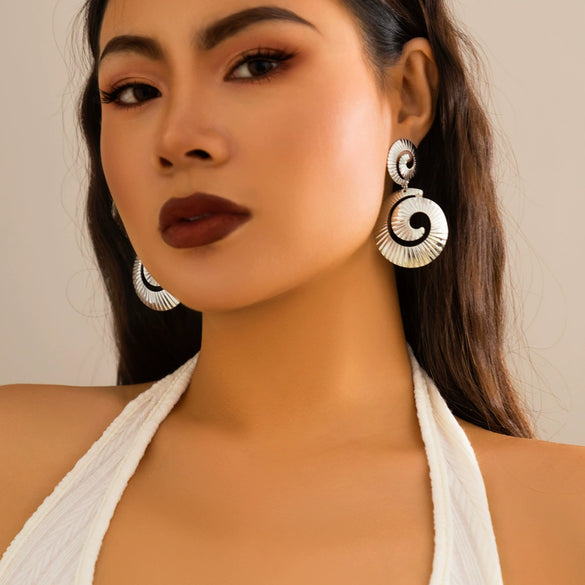 Women's Retro Elegant Metal Tassel Earrings With Geometric Pattern And Electroplating Treatment
