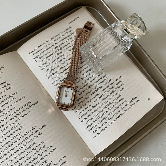 Women's Retro Elegant Quartz Watch Alloy Case Ordinary Glass Mirror Rectangular Style