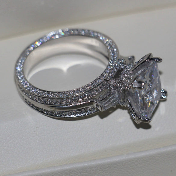 Women's Retro Elegant Ring Copper Zircon Geometric