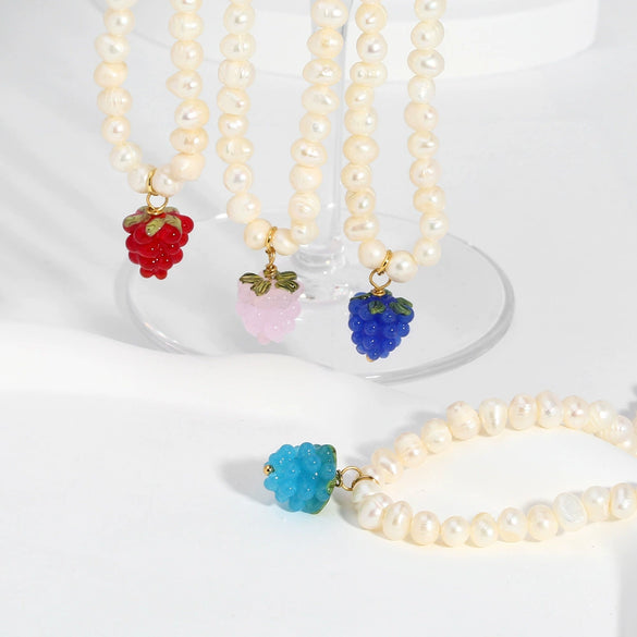 Women's Retro Fashion Necklace With Raspberry Shaped Stainless Steel Pendant Set With Freshwater Pearls